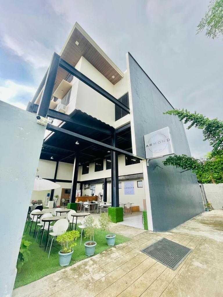 Oyo 1008 Armond Bed And Breakfast Мактан Экстерьер фото
